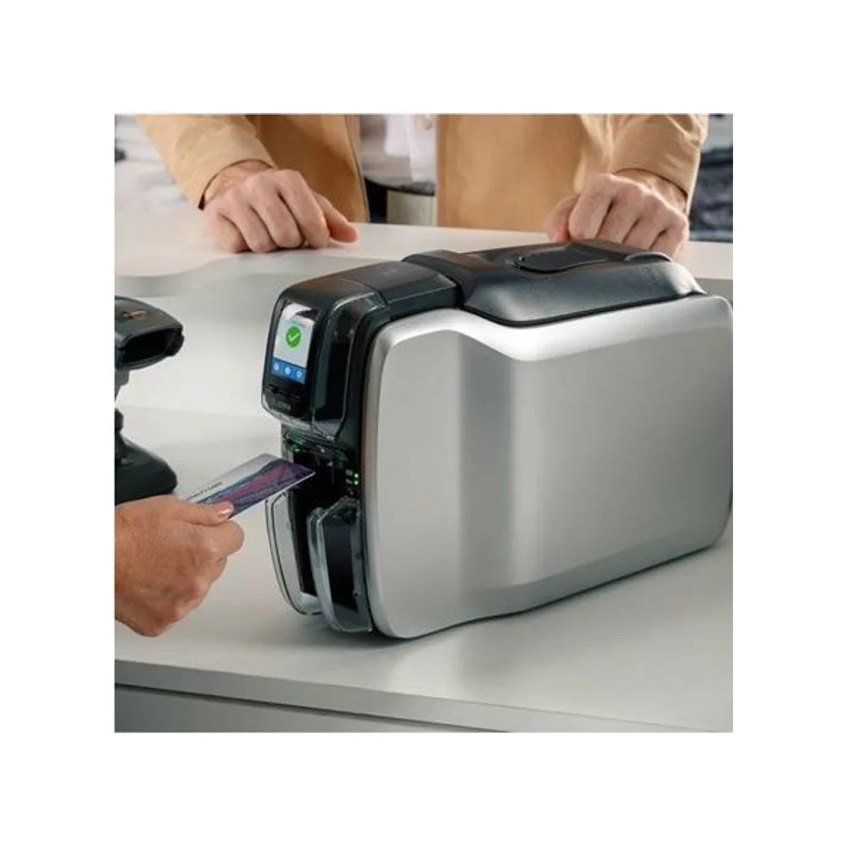ZEBRA ID CARD PRINTER ZC300 Dual Sided (300 dpi, Dual-Sided Printing, USB 2.0 & Ethernet) - ZC32-000C000EM00 view 4