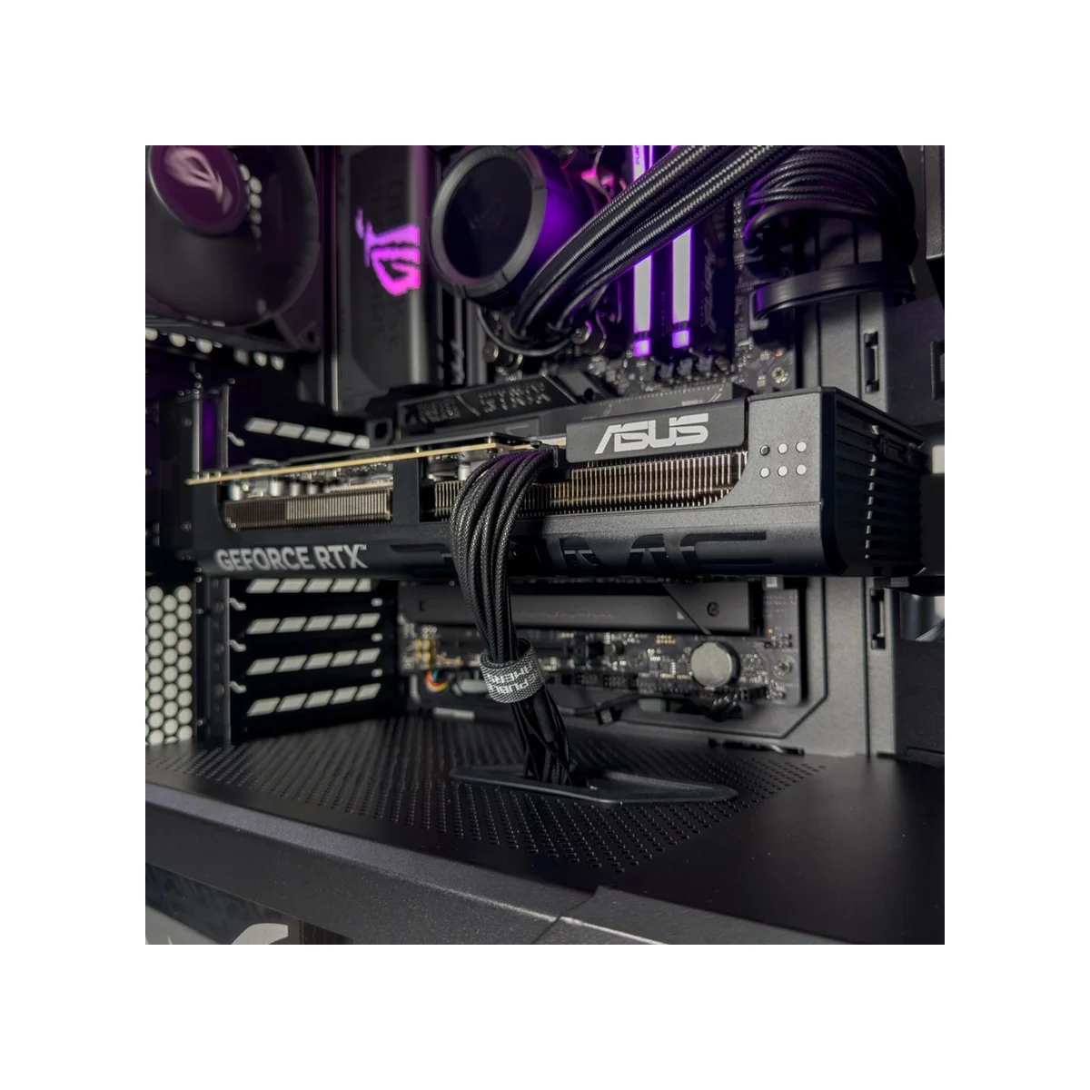 Gaming PC Helios (Ryzen 9 9950X3D, 32 GB DDR5 RAM, RTX 5070 Ti 16GB GPU) - Powered by ASUS - Gaming_PC_Helios_PBA view 7
