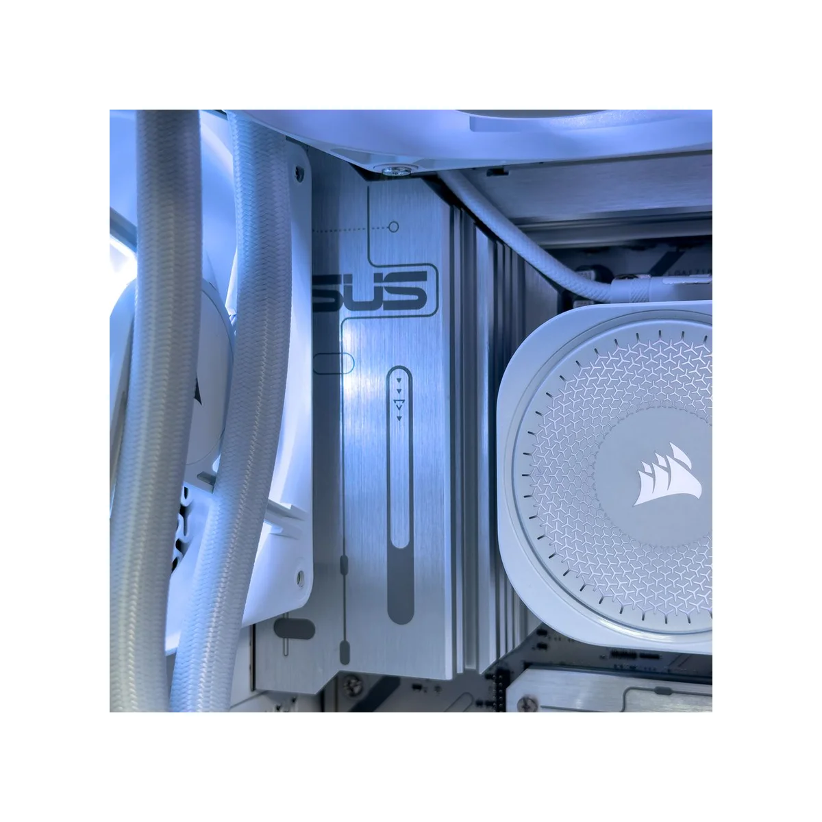Eve Gaming PC (Ryzen 7 9800X3D, 32GB DDR5, RTX 5080) - Eve_Gaming_PC view 5