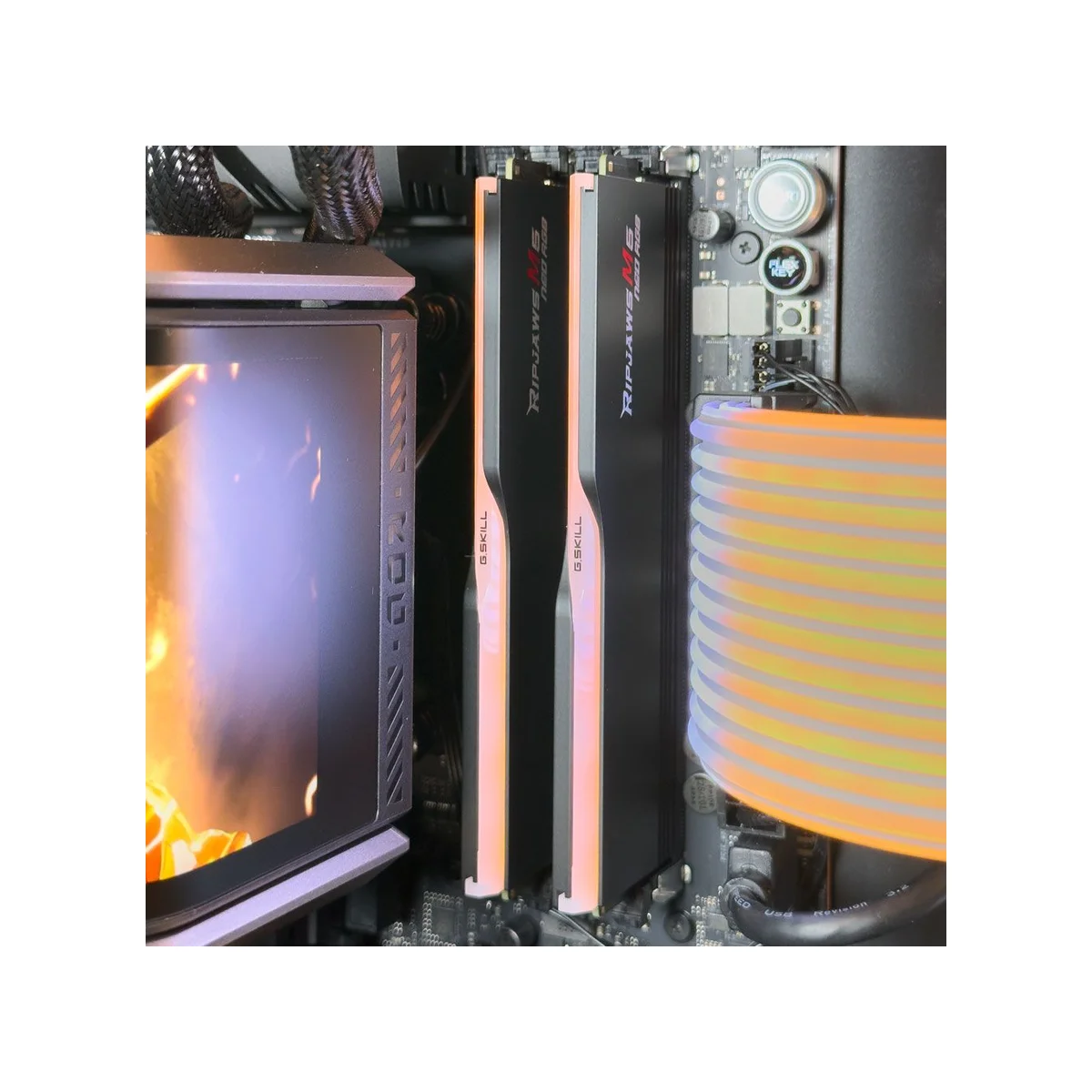 Gaming PC Golden Thunder (Ryzen 9 9950X3D, 64GB DDR5, RTX 5090 32GB) - Gaming_PC_Golden_Thunder view 8