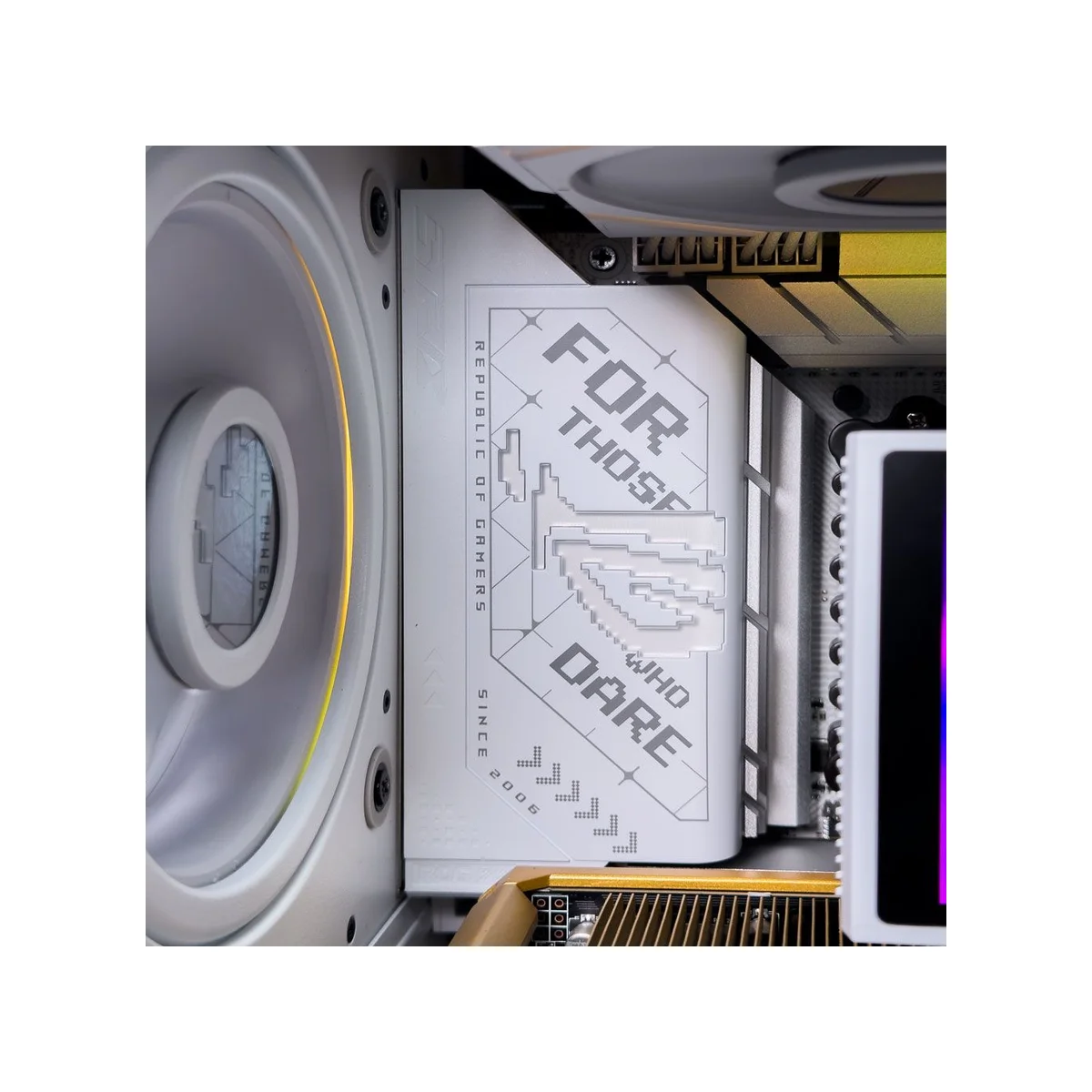 Gaming PC Amber (Ryzen 7 9800X3D, 32 GB DDR5 RAM, RTX 5080 16GB) - Gaming_PC_Amber view 5