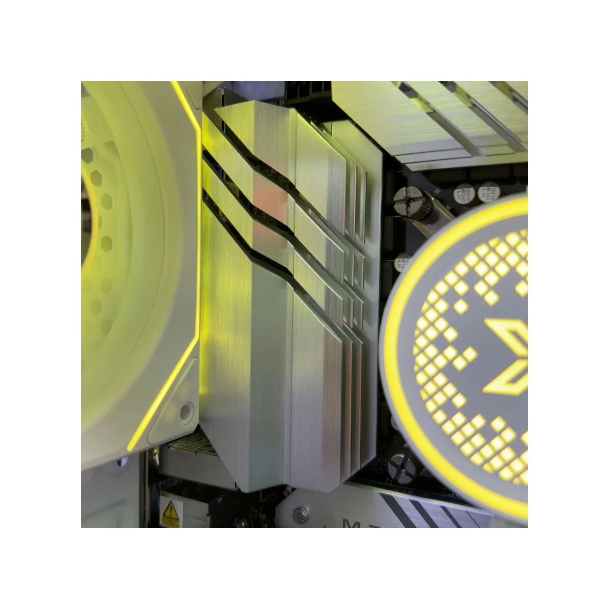 Superior Gaming PC (Core i7-14700F, 32GB DDR5, RTX 5070 12GB) - Superior_Gaming_PC view 5