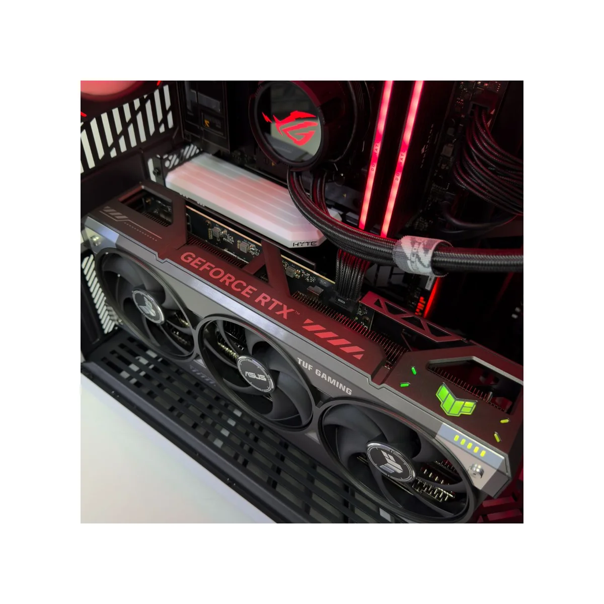 Platinum Gaming PC (Ryzen 7 9800X3D, 64 GB DDR5, RTX 5080 16GB) - Powered by ASUS - Platinum_Gaming_PC view 7