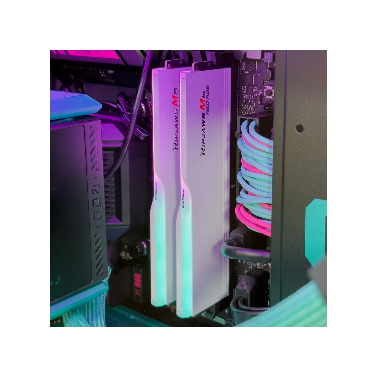 Gaming PC Hatsune Miku (Ryzen 7 9800X3D, 32GB DDR5, RTX 5080 16GB) - Powered by ASUS - Gaming_PC_Hatsune_Miku view 8