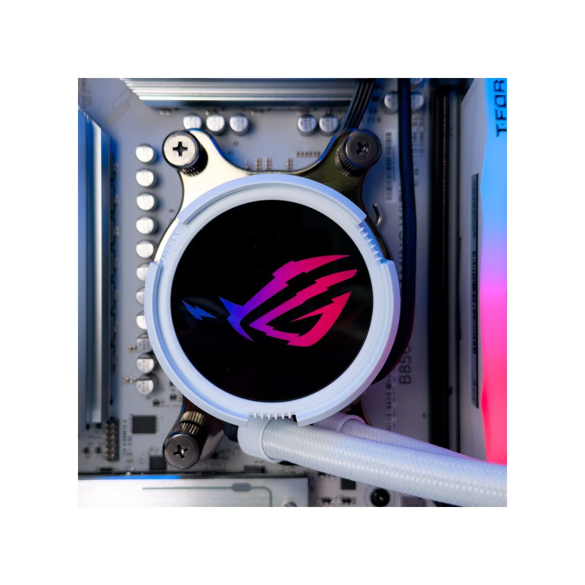 Gaming PC Christmas (Ryzen 7 9800X3D, 32 GB DDR5 RAM, RTX 5070 Ti 16GB) - Powered by ASUS - Gaming_PC_Christmas_BPA view 6