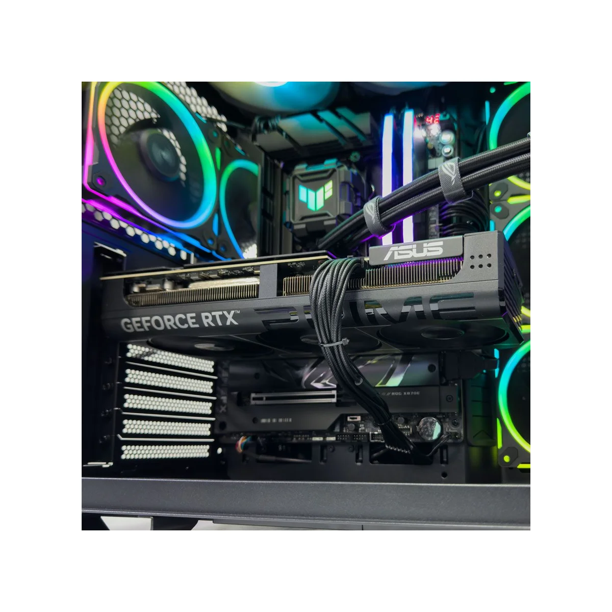 Gaming PC Hulk (Ryzen 9 9950X3D, 64GB DDR5, RTX 5080) - Powered by ASUS - Gaming_PC_Hulk view 7