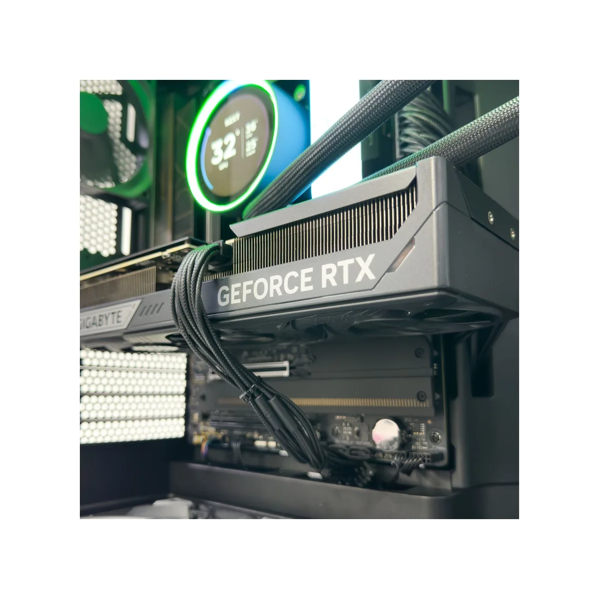 Video Workstation (Ryzen 9 9950X3D, 192 GB DDR5 RAM, RTX 5080 16GB) - Video_Workstation view 3