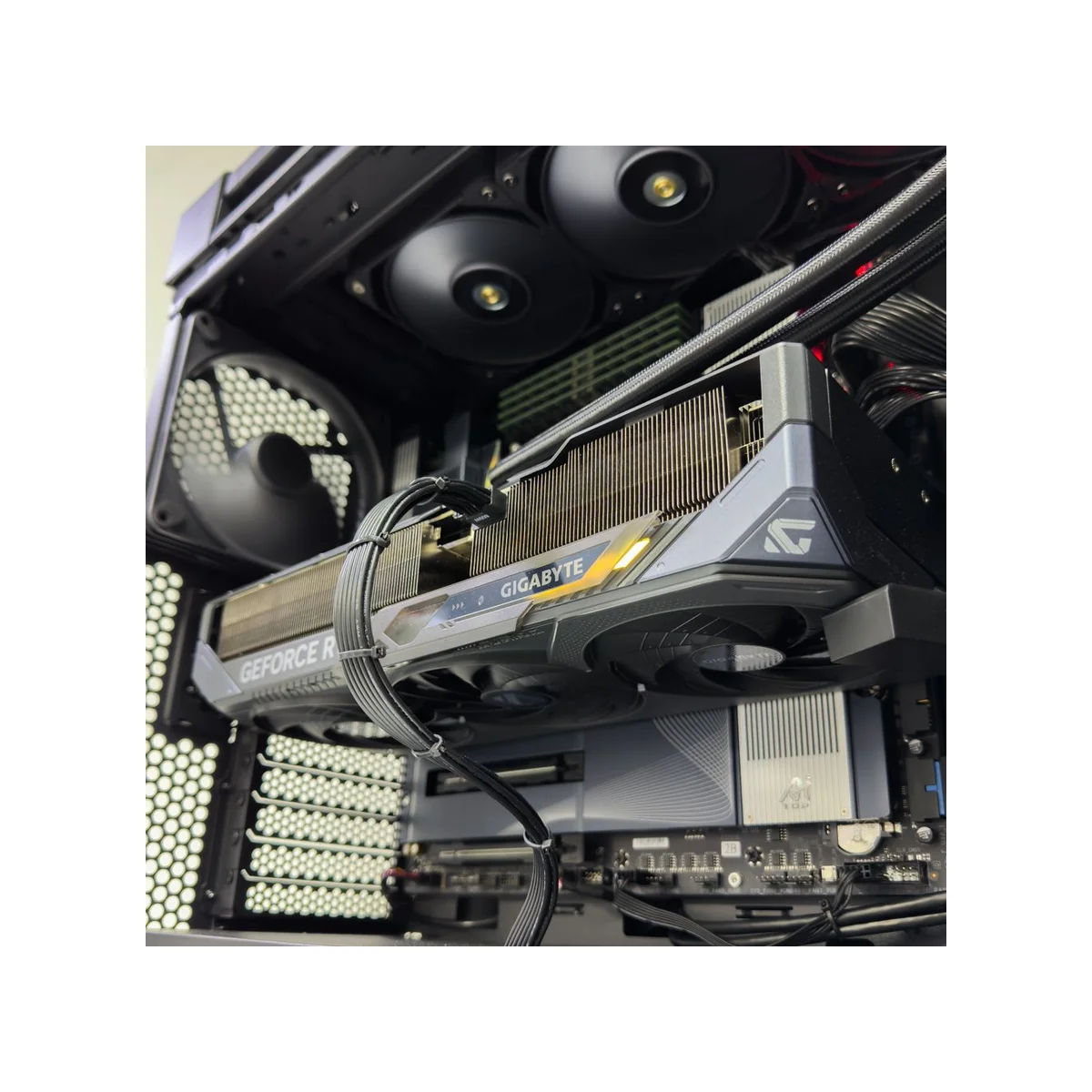 AI Top Workstation (Ryzen Threadripper 7960X, 256 GB DDR5 RAM, RTX 5090 32GB GPU) - AI_Top_Workstation view 7