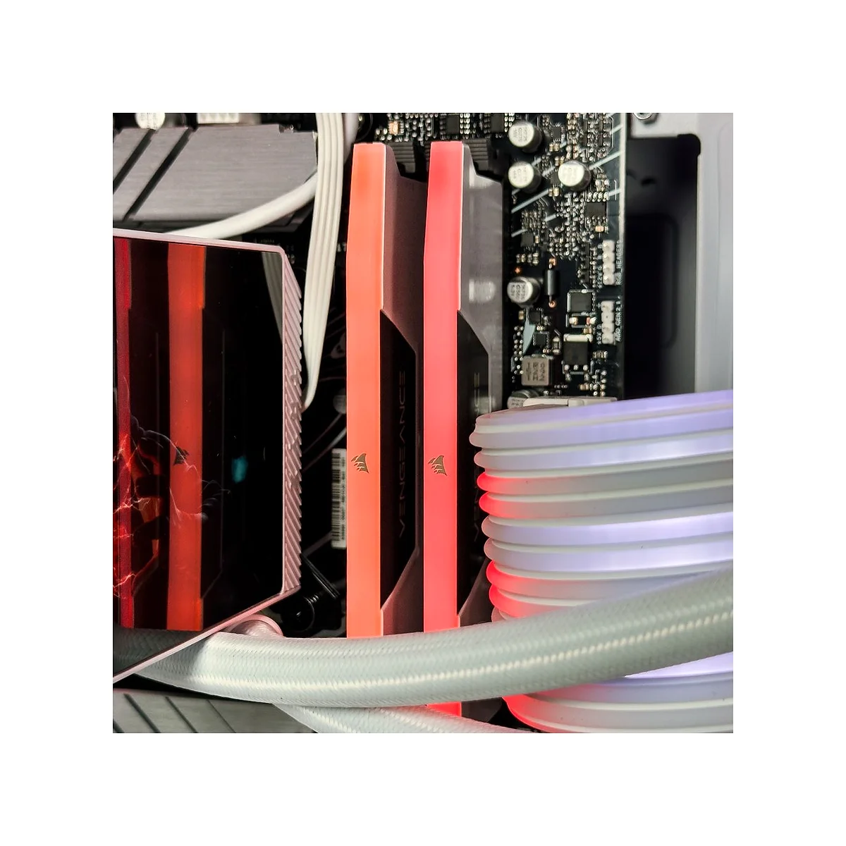 Gaming PC Dynamic (Core i7-14700KF, 32 GB DDR5 RAM, RTX 5070 Ti 16GB GPU) - Powered by ASUS view 8