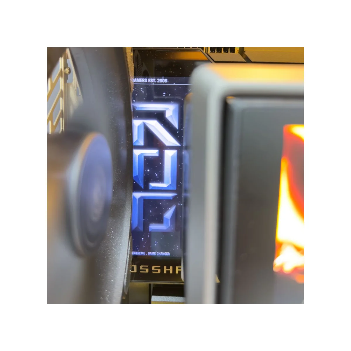 Gaming PC Dhahab (Ryzen 9 9950X3D, 96GB DDR5, RTX 5090 32GB) - Gaming_PC_Dhahab view 6