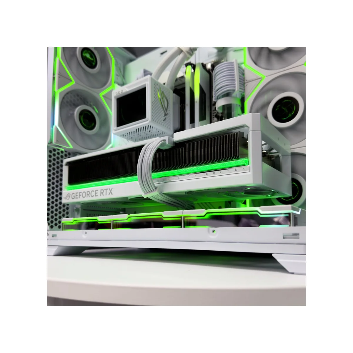 Gaming PC White Emerald (Ryzen 9 9950X3D, 64 GB DDR5 RAM, RTX 5090 32GB GPU) - Gaming_PC_White_Emerald view 7