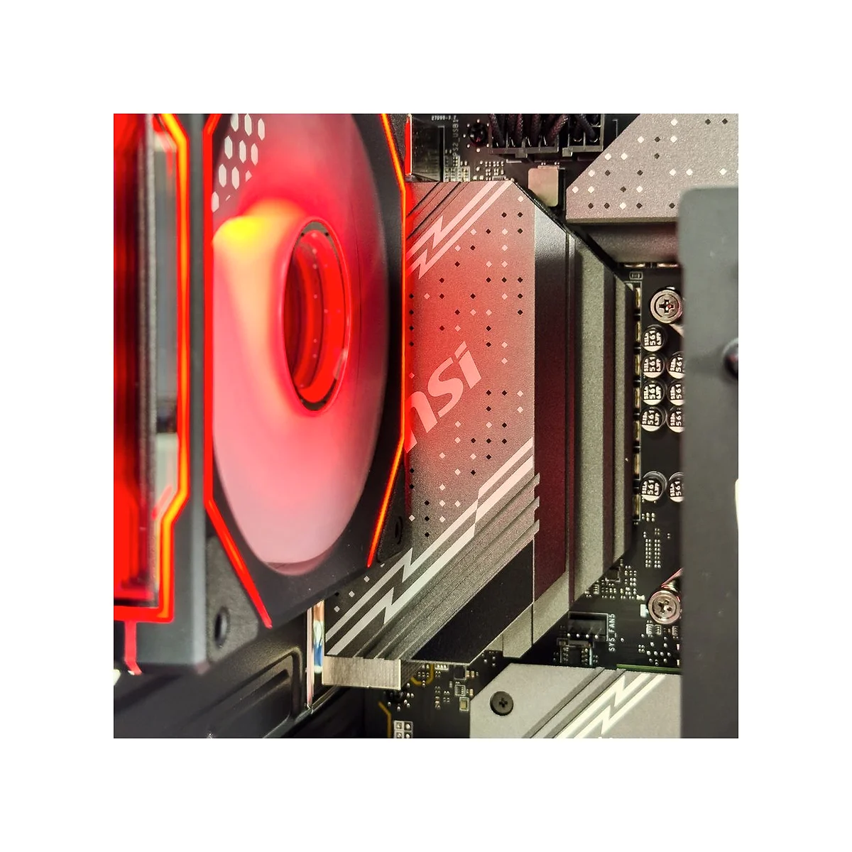 Gaming PC Frozr (Core i5-14400F, 16 GB DDR5 RAM, RTX 5060 8GB GPU) - Powered by MSI view 5