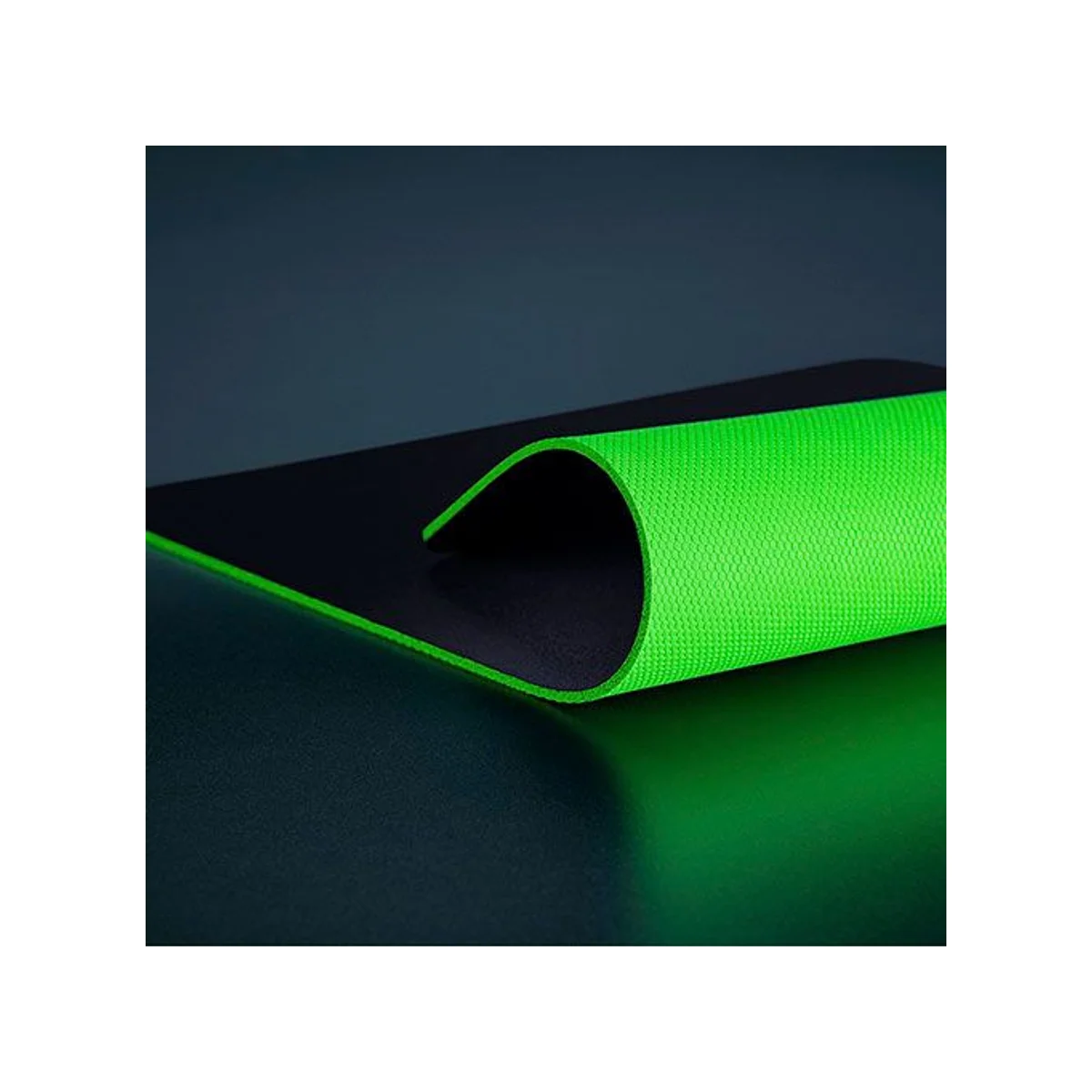 Razer Gigantus V2 Soft Mouse Mat - 3XL - Black (Textured Micro-Weave, High-Density Foam, Anti-Slip Base) - RZ02-03330500-R3M1 view 2