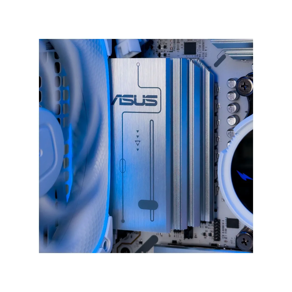 Gaming PC Christmas (Ryzen 7 9800X3D, 32 GB DDR5 RAM, RTX 5070 Ti 16GB) - Powered by ASUS - Gaming_PC_Christmas_BPA view 5