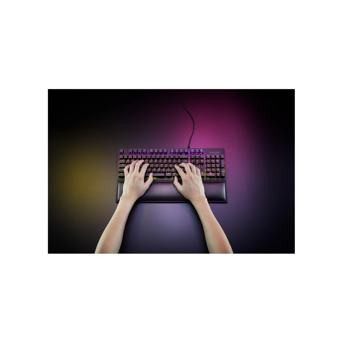Razer Ergonomic Wrist Rest Standard Full Sized Plush Leatherette | RC21-01470200-R3M1 view 2