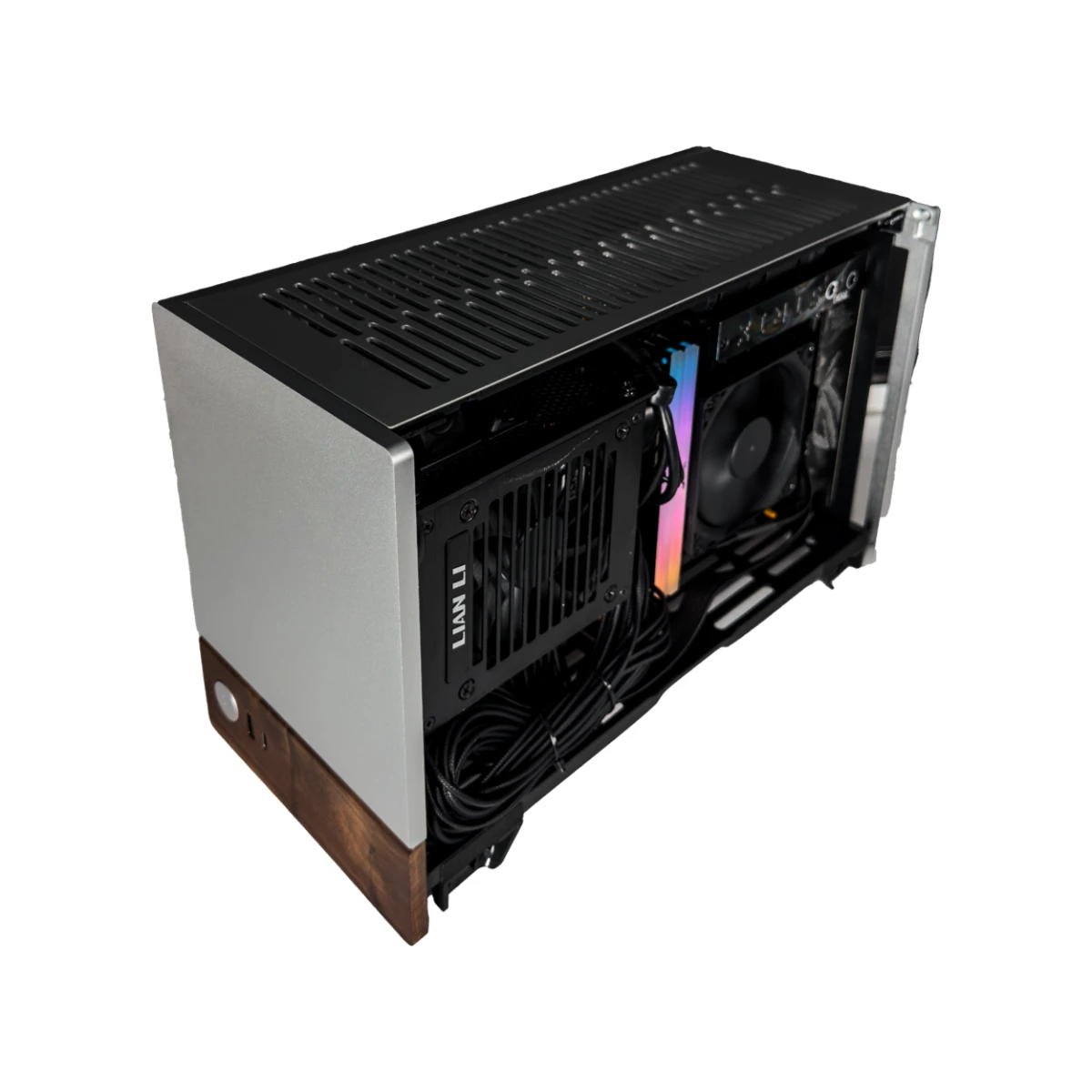Gaming PC Pocket Dynamo (Ryzen 7 9800X3D, 32 GB DDR5 RAM, RTX 5070 12GB GPU) view 3