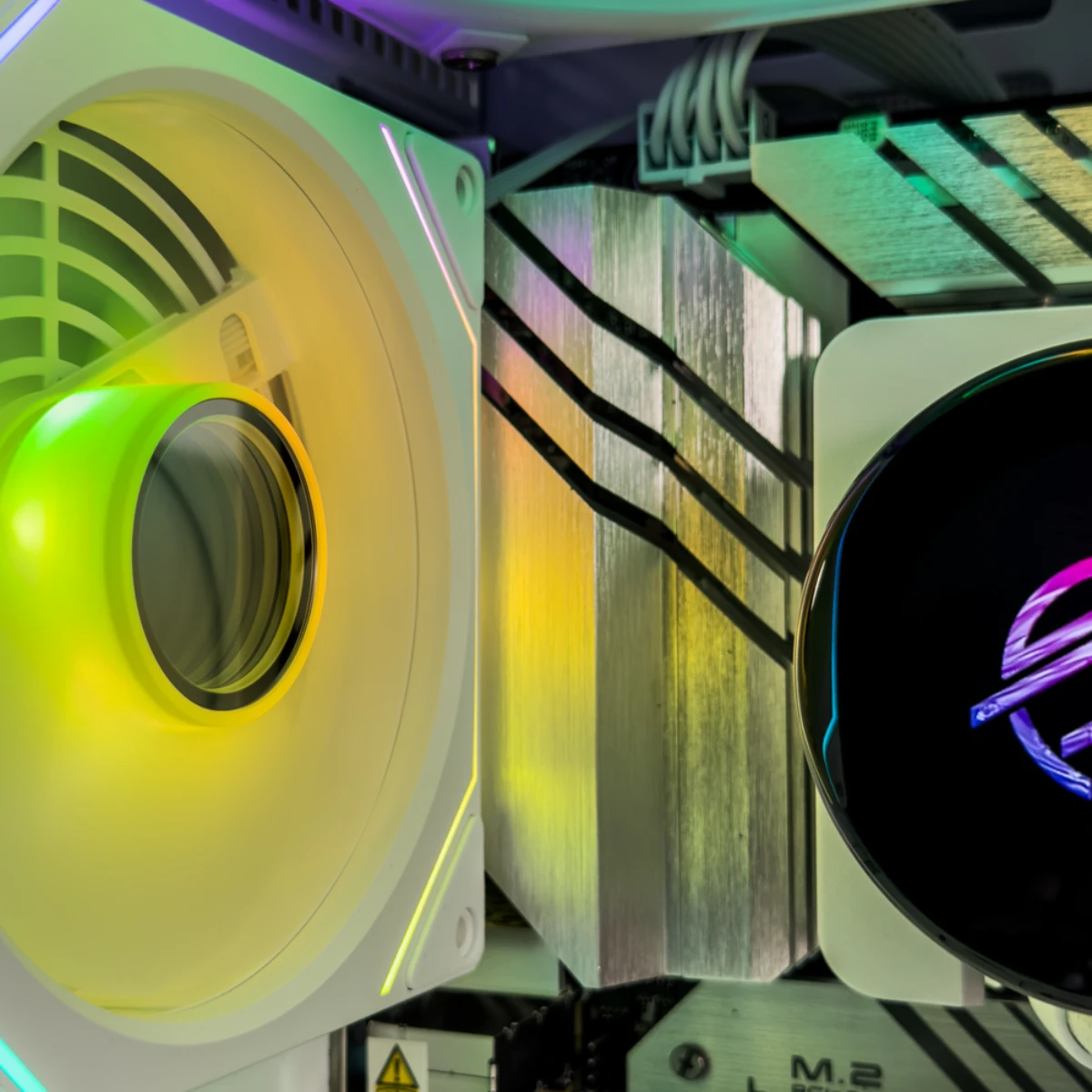 Gaming PC Lumen (Core i7-14700F, 32 GB DDR5 RAM, RTX 5060 8GB GPU) - Powered by ASUS view 5