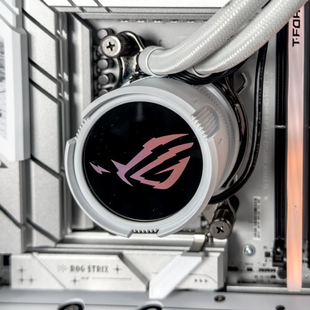 Gaming PC Solaris (Ryzen 7 9800X3D, 32 GB DDR5 RAM,  RTX 5070 12GB GPU) view 5